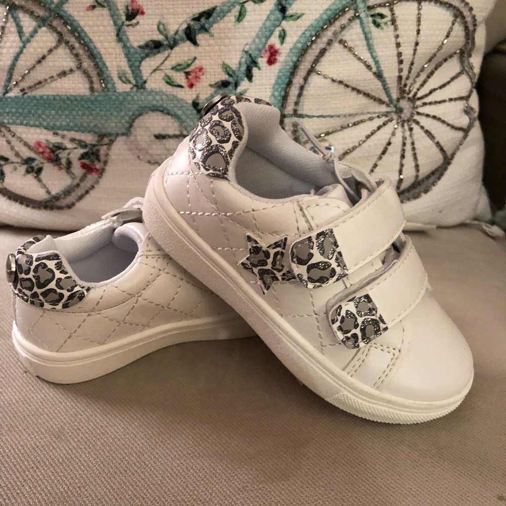 Nicole Miller Toddler Sneaker Size 6 White